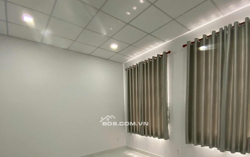 Bán nhà sát căn mặt tiền đường Tỉnh Lộ 10, DT 63m2, xây mới 1 trệt, 1 lầu